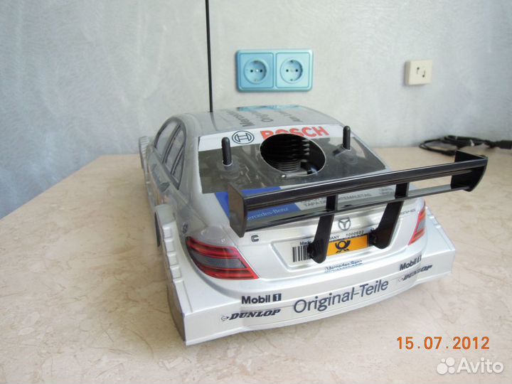 Радиоуправляемая модель автомобиля Mercedes