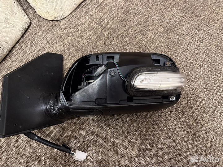 Зеркало Toyota Avensis