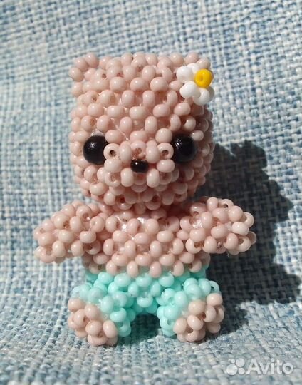 Мишка в шортиках из бисера