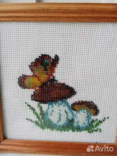 Бабочка и грибы. Вышивка бисером