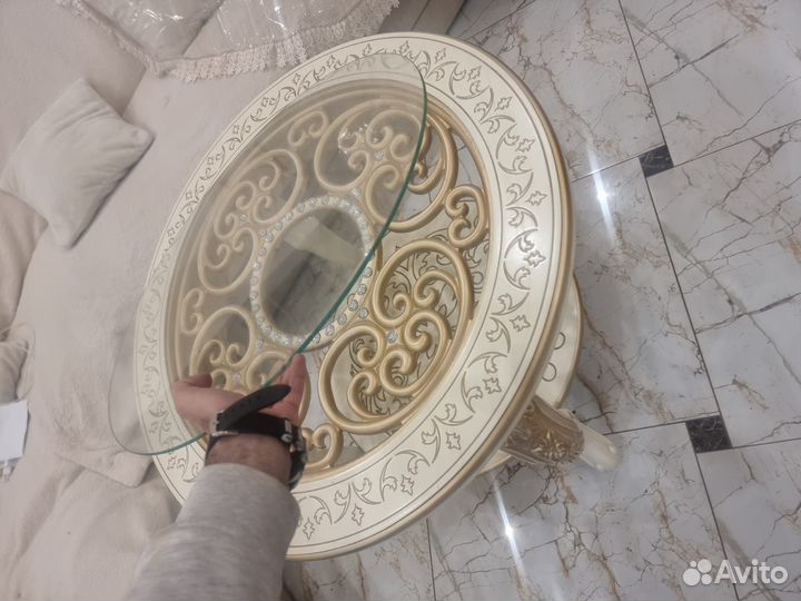 Журнальный столик