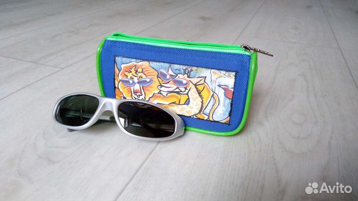 Детские солнцезащитные очки Polaroid