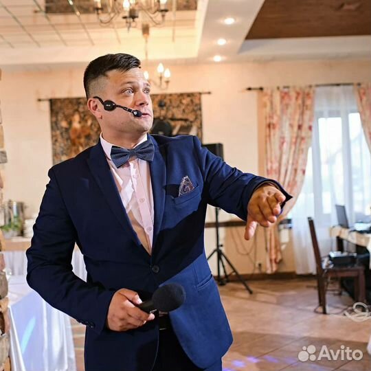 Ведущий + DJ + фокусник. цена договорная