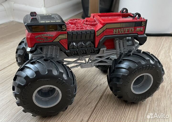 Hot wheels монстр трак