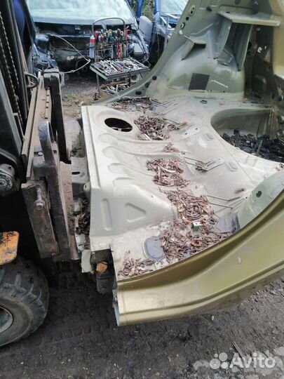 Задняя часть кузова Renault Sandero Stepway 2