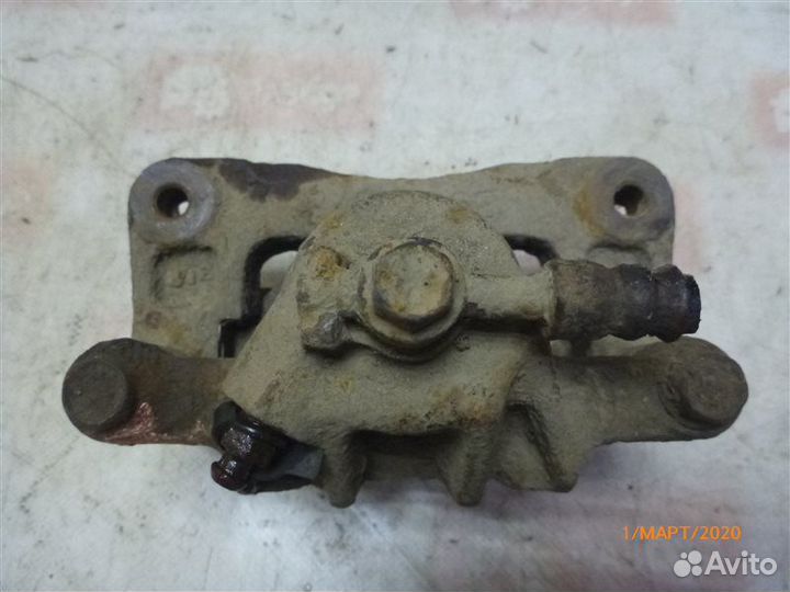 Суппорт задний правый Hyundai Santa Fe SM G4JS