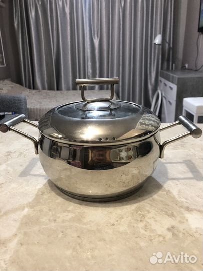 Кастрюля эмалированная