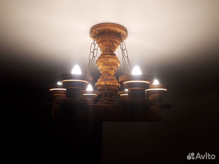 Продам люстру из дерева