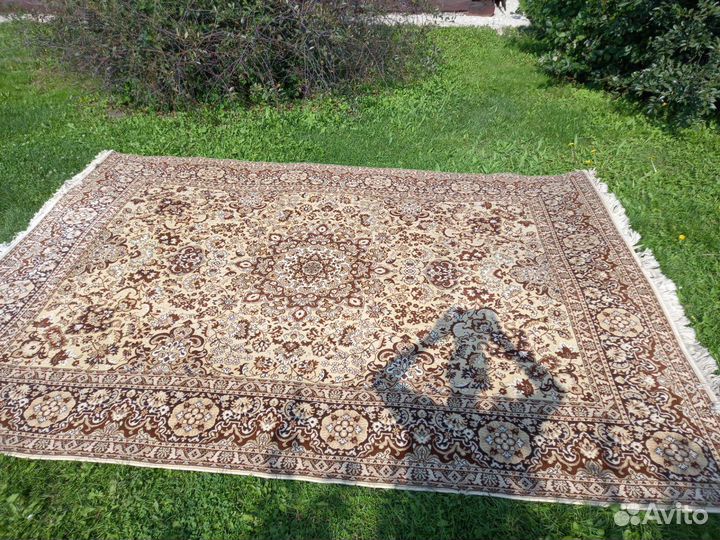 Ковер шерстяной