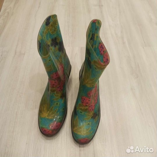 Резиновые сапожки