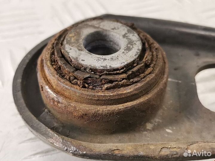 Рычаг задней подвески для Audi Q7 4L 7L8501529A