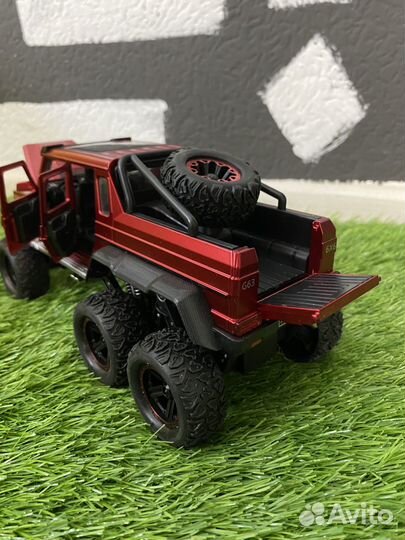 Металлическая инерционная модель mercedes G63 AMG