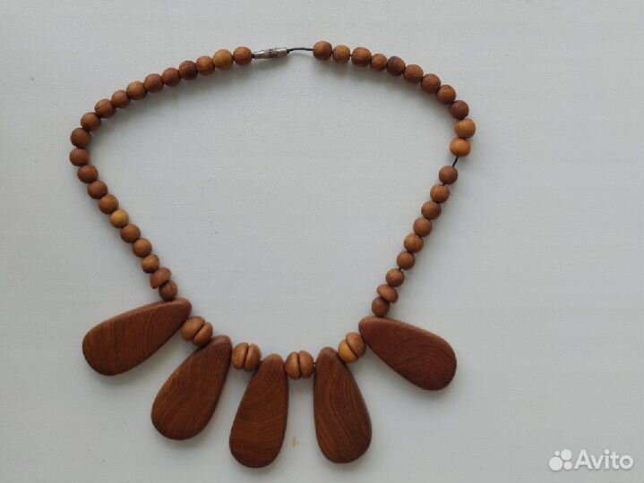 Бусы из сандала