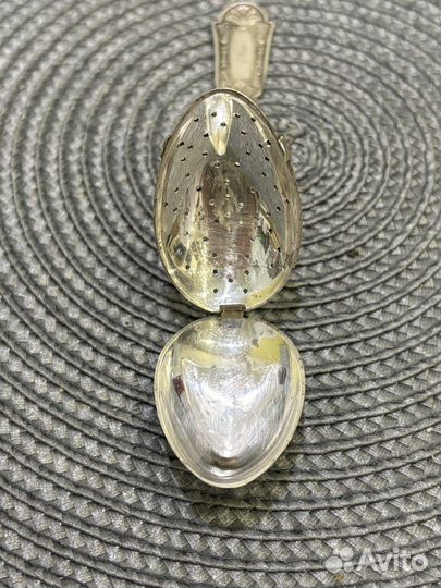 Серебряная чайная ложка сито