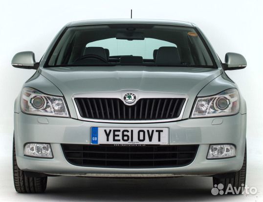 Решетка переднего бампера Skoda Octavia 2008-2013