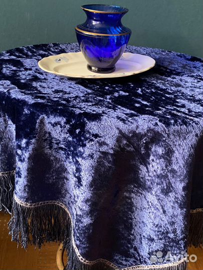 Скатерть плюшевая синяя на чайный столик