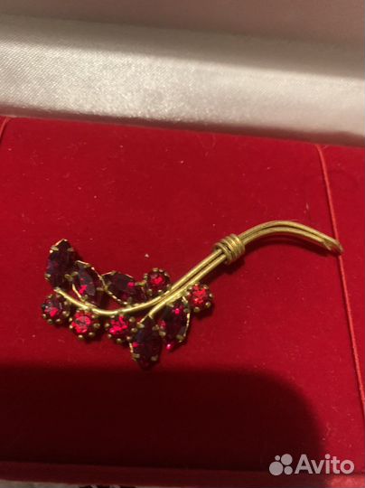 Броши разные