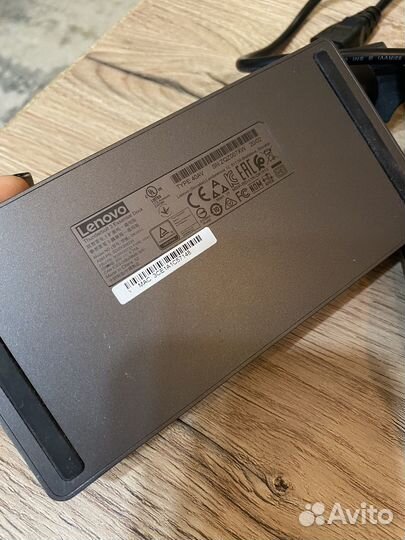 Док-станция Lenovo Thunderbolt 3 Essential Dock