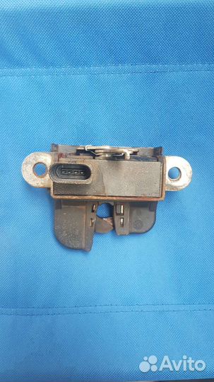 Замок багажника VW Golf 5 1K6827505C