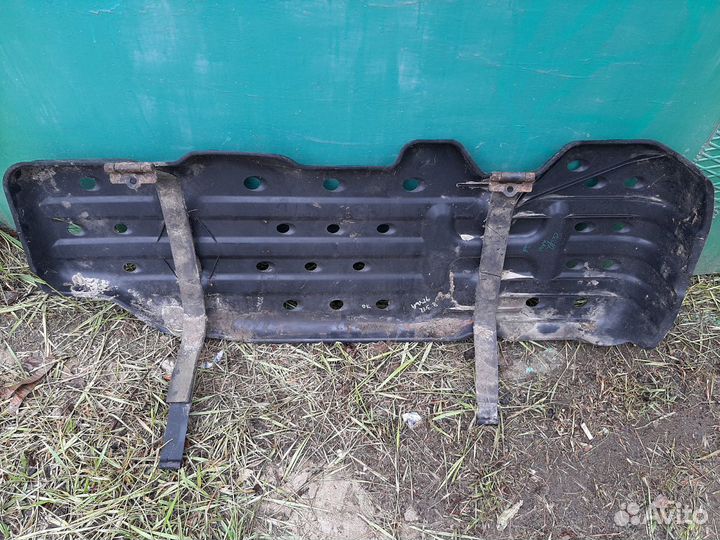 Защита топливного бака для Toyota Hilux 2005-2015