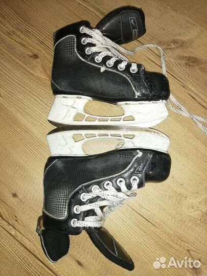 Коньки хоккейные