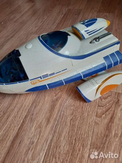 Майлз с другой планеты космический корабль игрушк