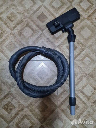 Телескопическая трубка с щёткой и шлангом Philips