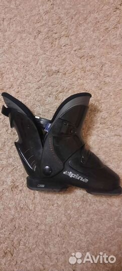 Горные лыжи и ботинки детские