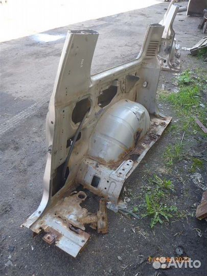 Крыло заднее правое Mitsubishi Pajero V25W 6G74