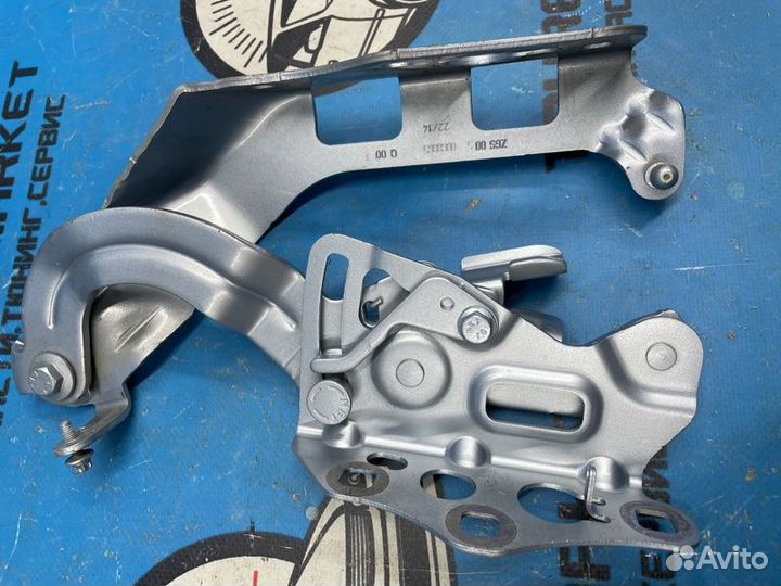 Петля капота передняя правая Mercedes-Benz C-Class