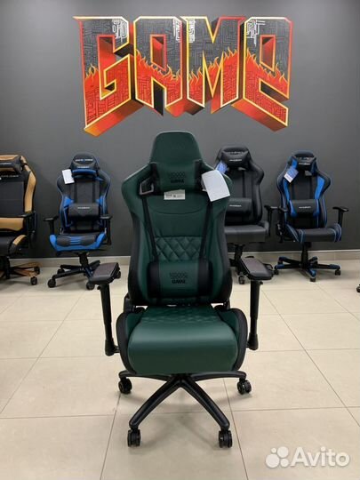 Игровое компьютерное кресло