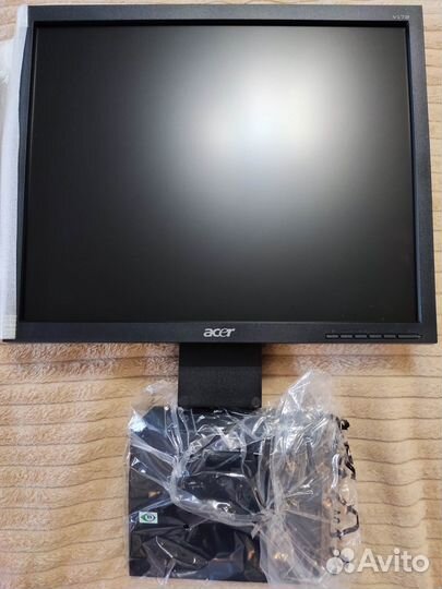 Монитор Acer V173 17