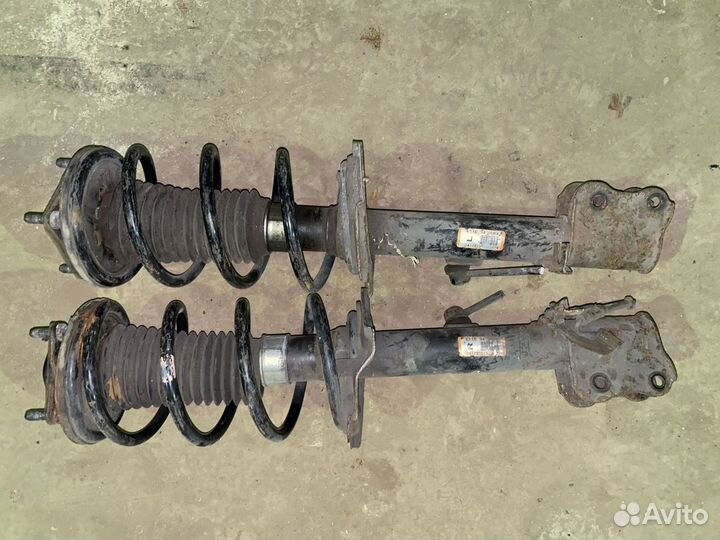 Амортизатор передний Ford Maveric / Escape 01-10 г