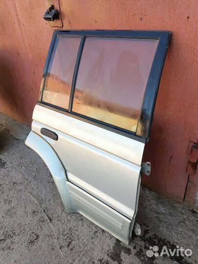 Дверь задняя правая Pajero 2