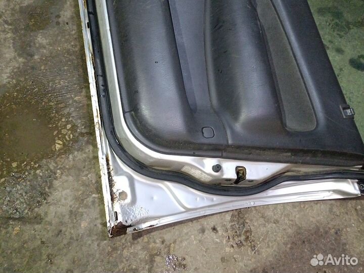 Дверь (боковая) передняя седан Mazda Familia B