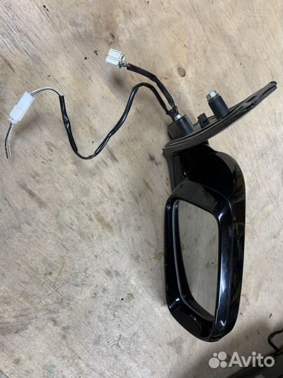 Зеркало заднего вида