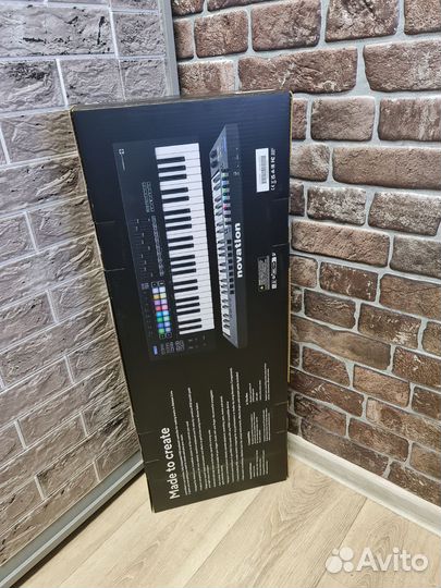 Novation Launchkey 49 MK3 миди клавиатура