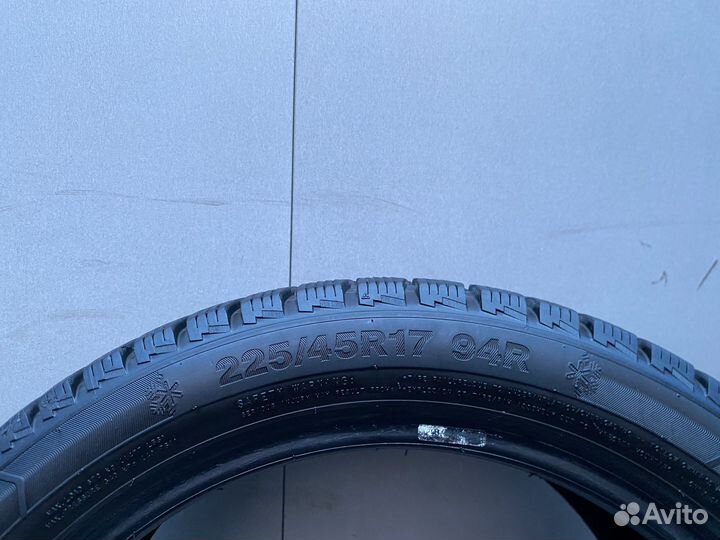 Triangle Snowlink TWT02 225/45 R17