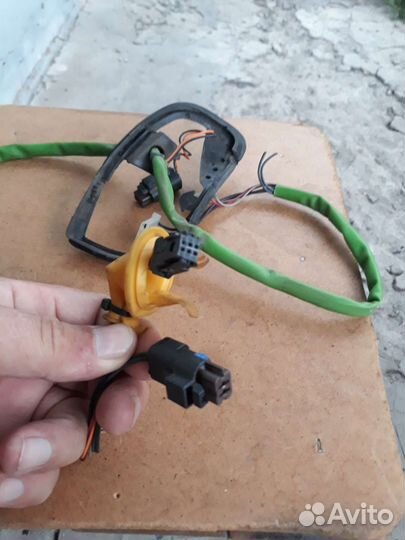 07-15 пежо 308 проводка зеркала правого разьем