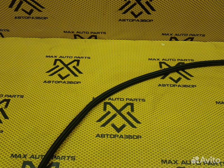 Уплотнитель двери передний левый Mazda Cx-7 EH42