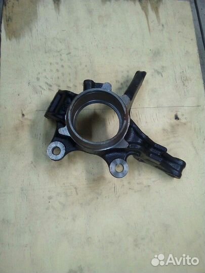 Кулак поворотный