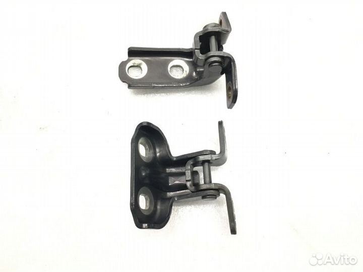 Петля двери задняя правая Chevrolet Cruze седан