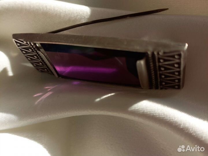 Старинная серебряная брошь с аметистом