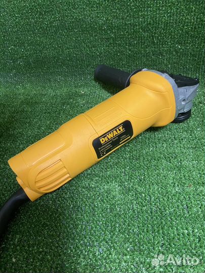 Углошлифовальная машина Dewalt DWE 8120s