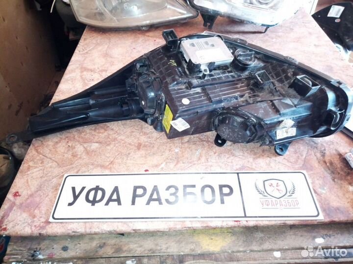 Фара правая ксенон в сборе Kia Ceed 2012