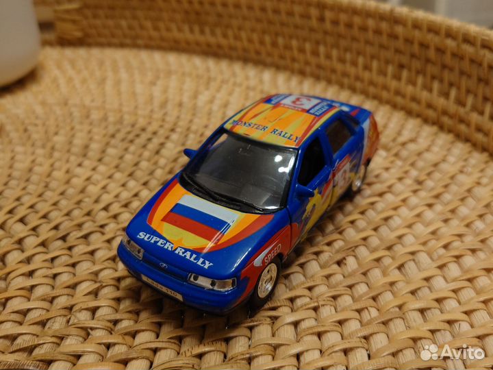 Игрушечная модель LADA 110 1/36
