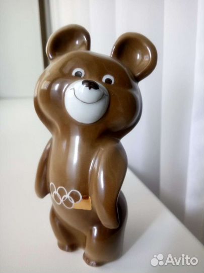 Статуэтка фарфор