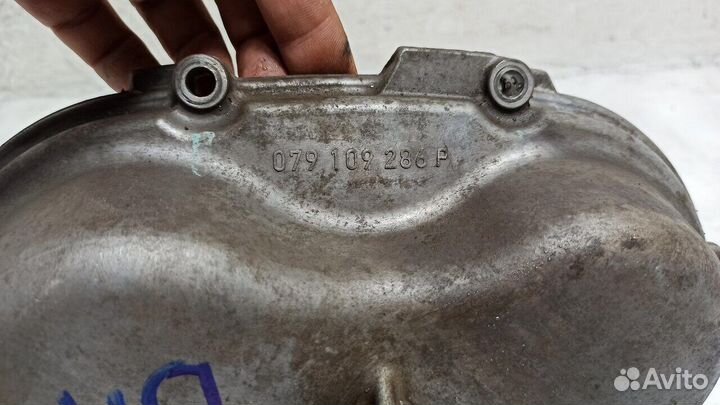 Крышка распредвала правая Audi Q7 2007-2015г