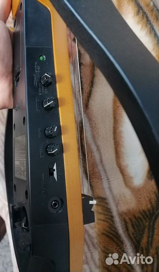 Электроакустическая гитара Yamaha SLG110N