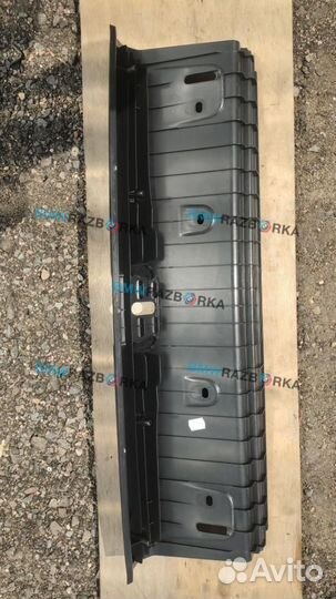 Накладка внутренняя на заднюю панель кузова BMW 1